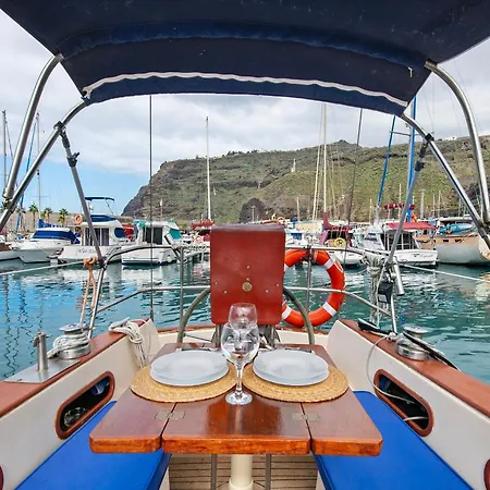 Botel Ventisquero